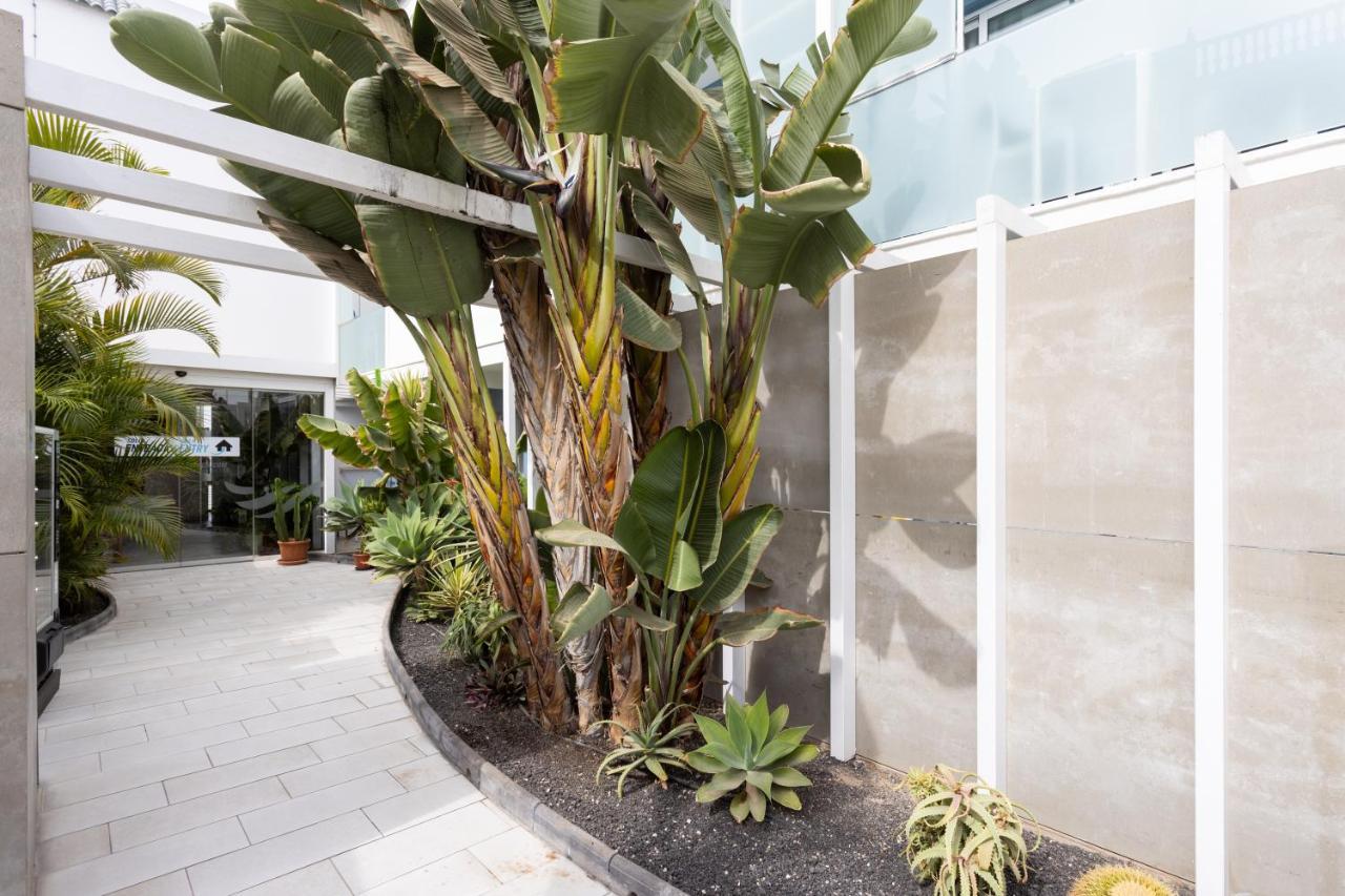 Home2Book Hola Rolls Corralejo Center Exterior photo